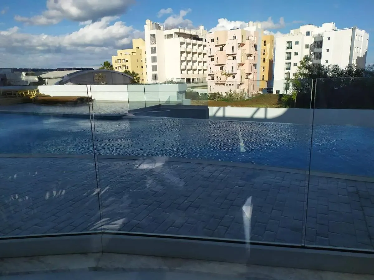 The Pearl Of Mackenzie Lifestyle - Travel & Life Apartman Lárnaka 0*,  Ciprus