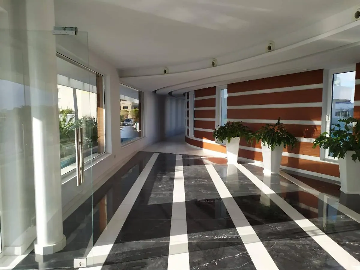 The Pearl Of Mackenzie Lifestyle - Travel & Life Apartman Lárnaka